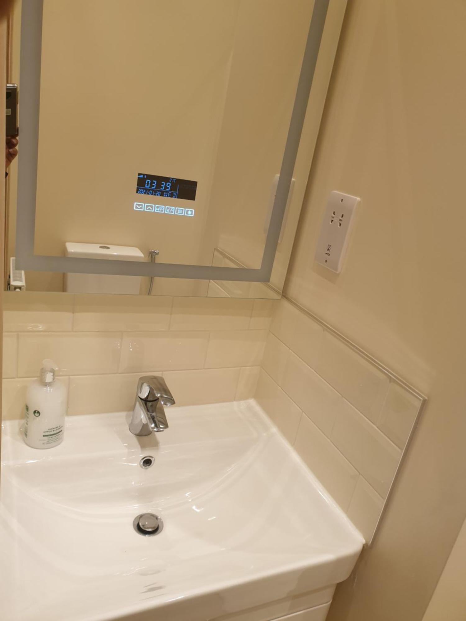 London Luxury Apartments 3 Bedroom Sleeps 8 With 3 Bathrooms 4 Mins Walk To Tube Free Parking Илфорд Екстериор снимка