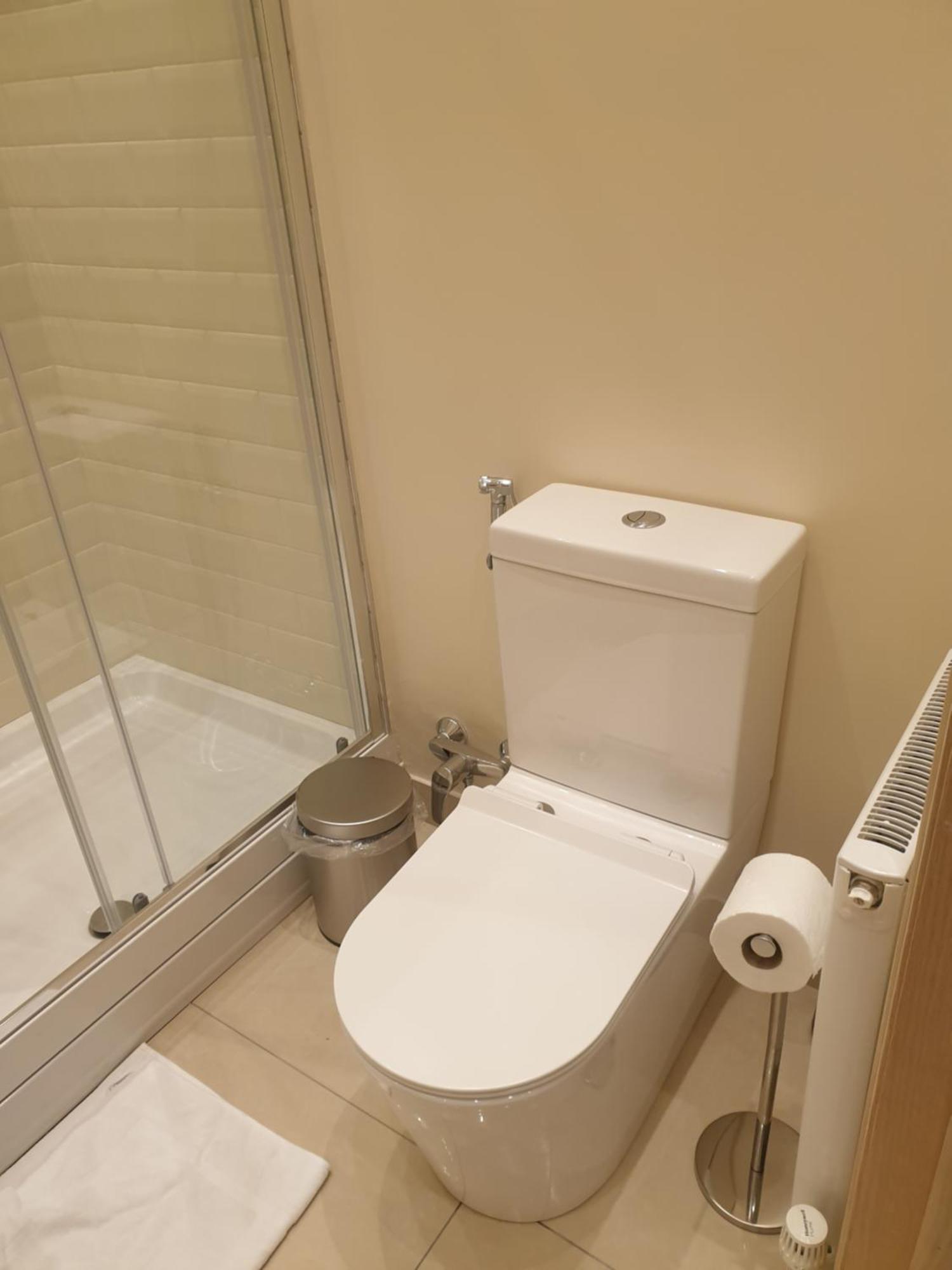 London Luxury Apartments 3 Bedroom Sleeps 8 With 3 Bathrooms 4 Mins Walk To Tube Free Parking Илфорд Екстериор снимка