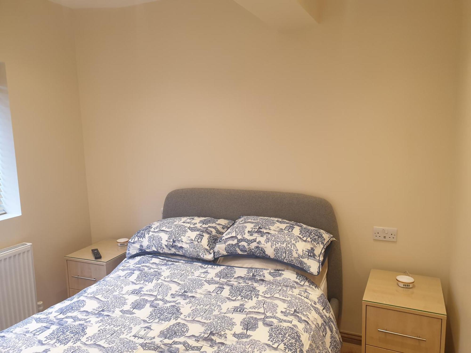 London Luxury Apartments 3 Bedroom Sleeps 8 With 3 Bathrooms 4 Mins Walk To Tube Free Parking Илфорд Екстериор снимка