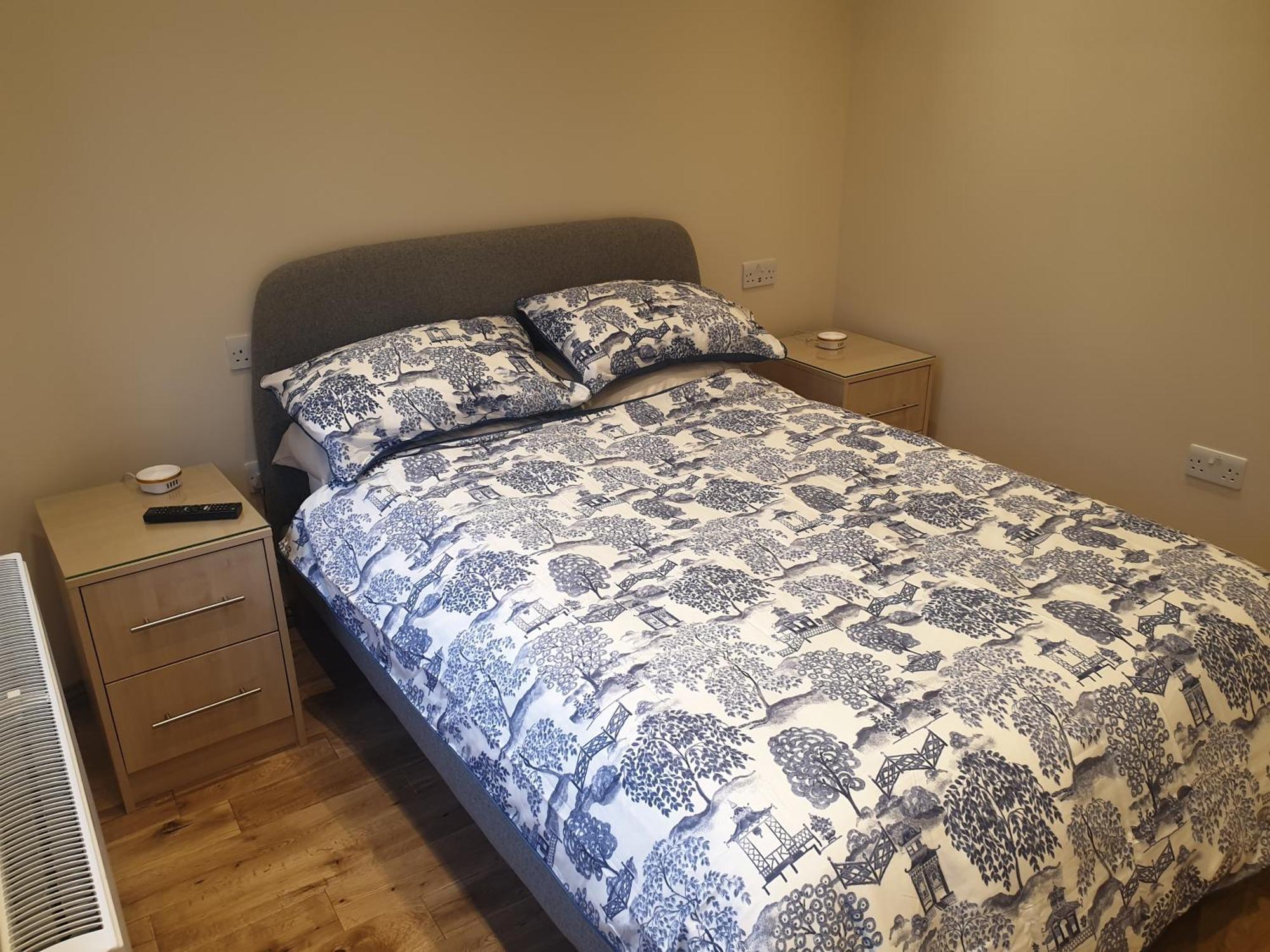 London Luxury Apartments 3 Bedroom Sleeps 8 With 3 Bathrooms 4 Mins Walk To Tube Free Parking Илфорд Екстериор снимка